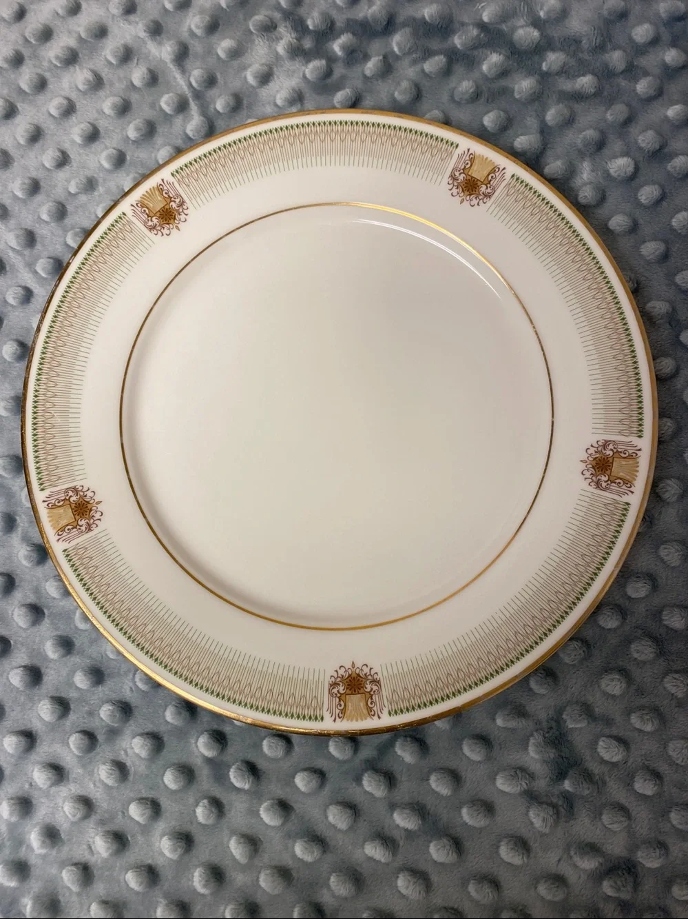 Vintage Noritake 7090 Chesterfield Dinner Plates